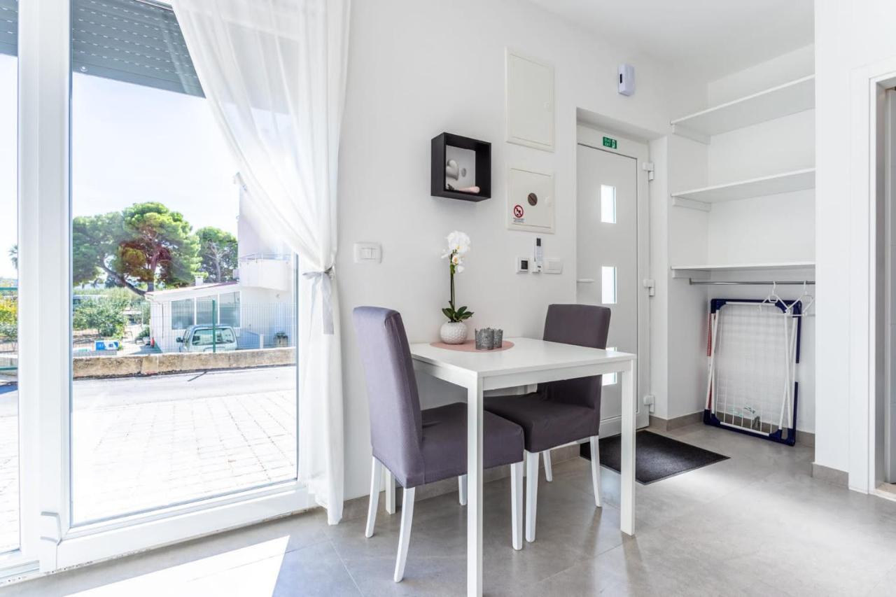 Ferienhaus Maestral - Kastel Kambelovac Каштела Экстерьер фото