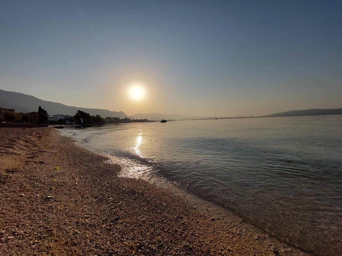 Ferienhaus Maestral - Kastel Kambelovac Каштела Экстерьер фото
