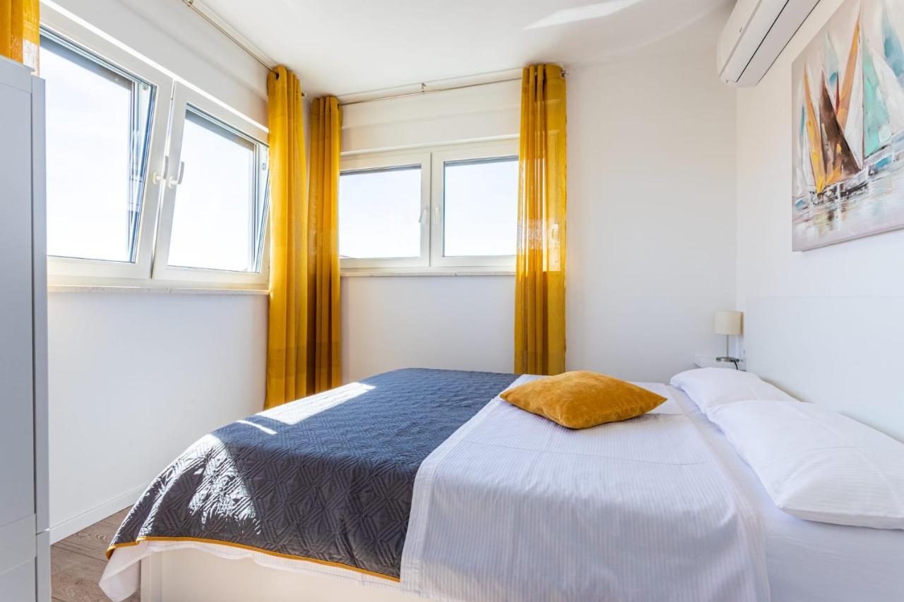 Ferienhaus Maestral - Kastel Kambelovac Каштела Экстерьер фото
